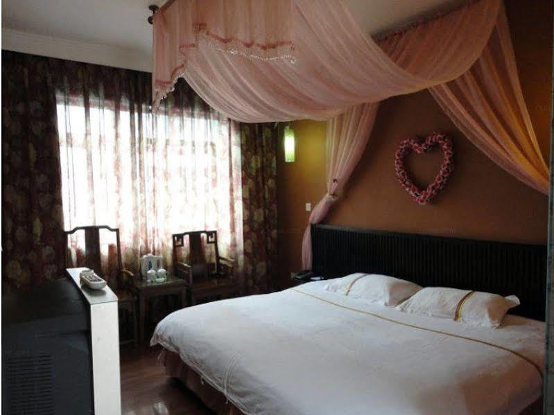 Starway Flower Hotel Chengdu Bagian luar foto